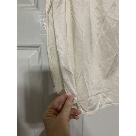 Vintage Half Slip Lace Trim High Side Slit Size Medium 23.5 Length 100% Nylon - Picture 5 of 7